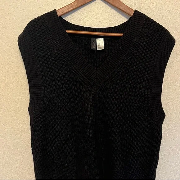 H&M Divided Black Knit Sleeveless V-Neck Wide Cut Sweater Vest Size Medium - Picture 4 of 14